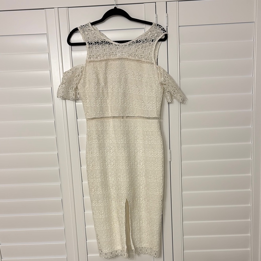Elegant Lace Off-Shoulder midi dress